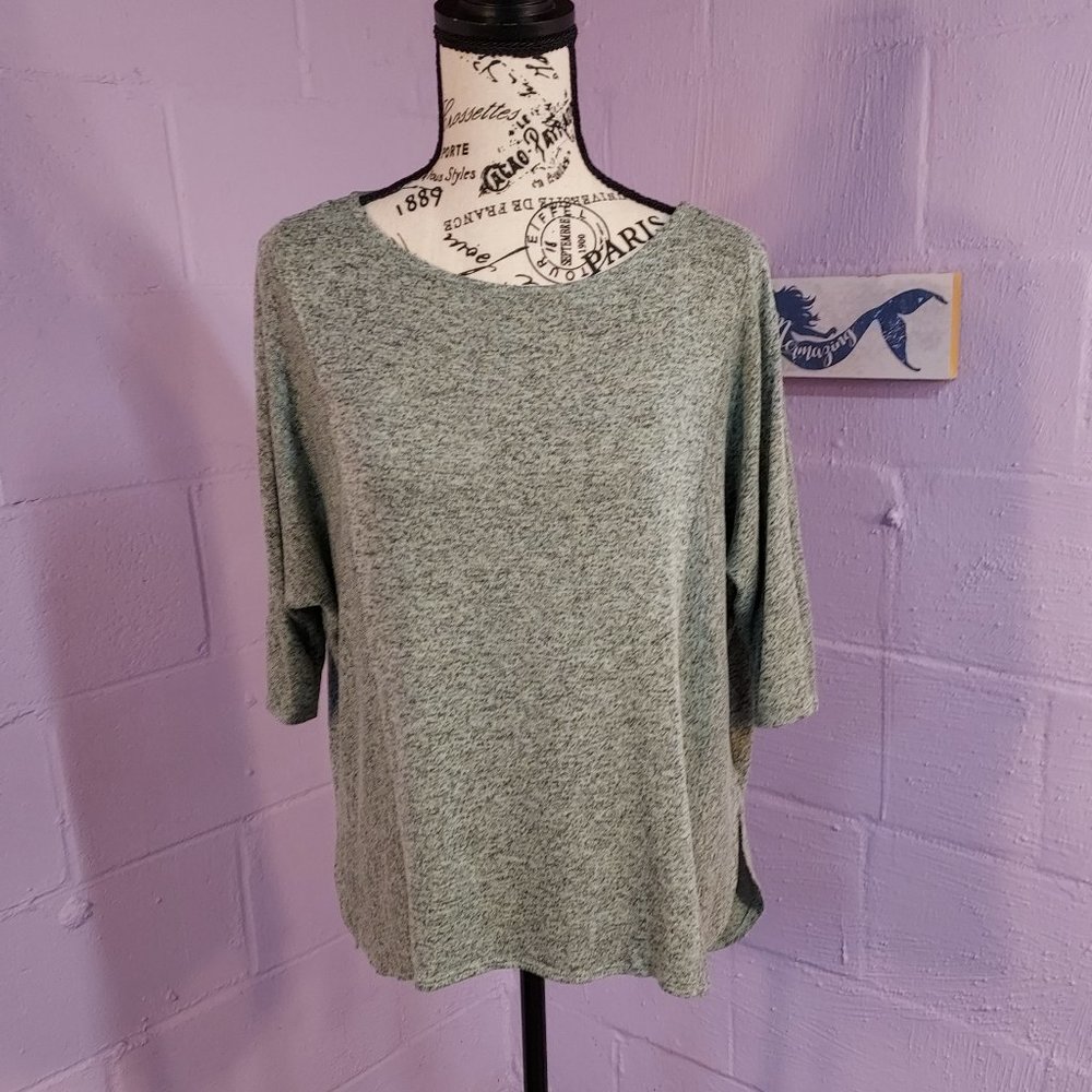 Nymphe Light Gray/ Green Tshirt